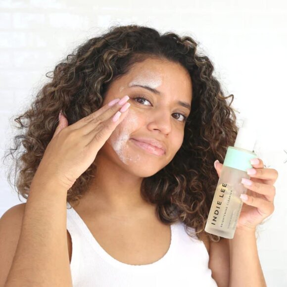 Indie Lee Brightening Cleanser - Picture 4 of 16